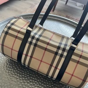 Burberry barrel bag